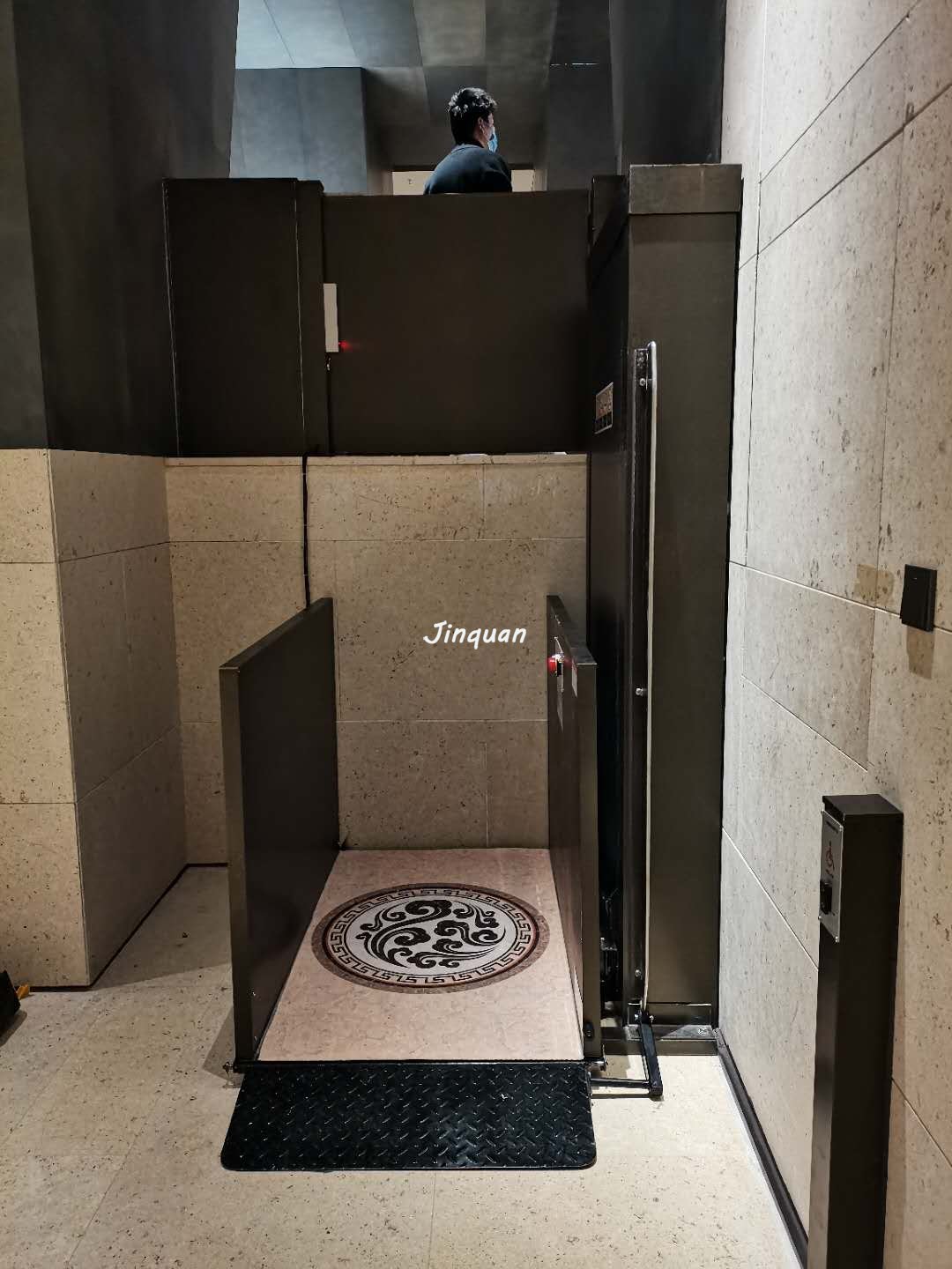 無(wú)障礙升降機(jī)